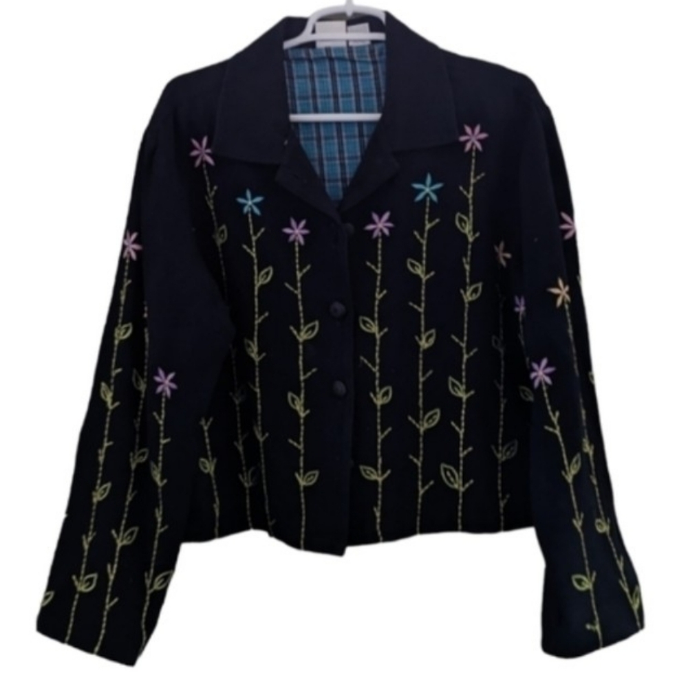 Bleu Bayou black cotton button up floral embroidered cropped jacket, size Large